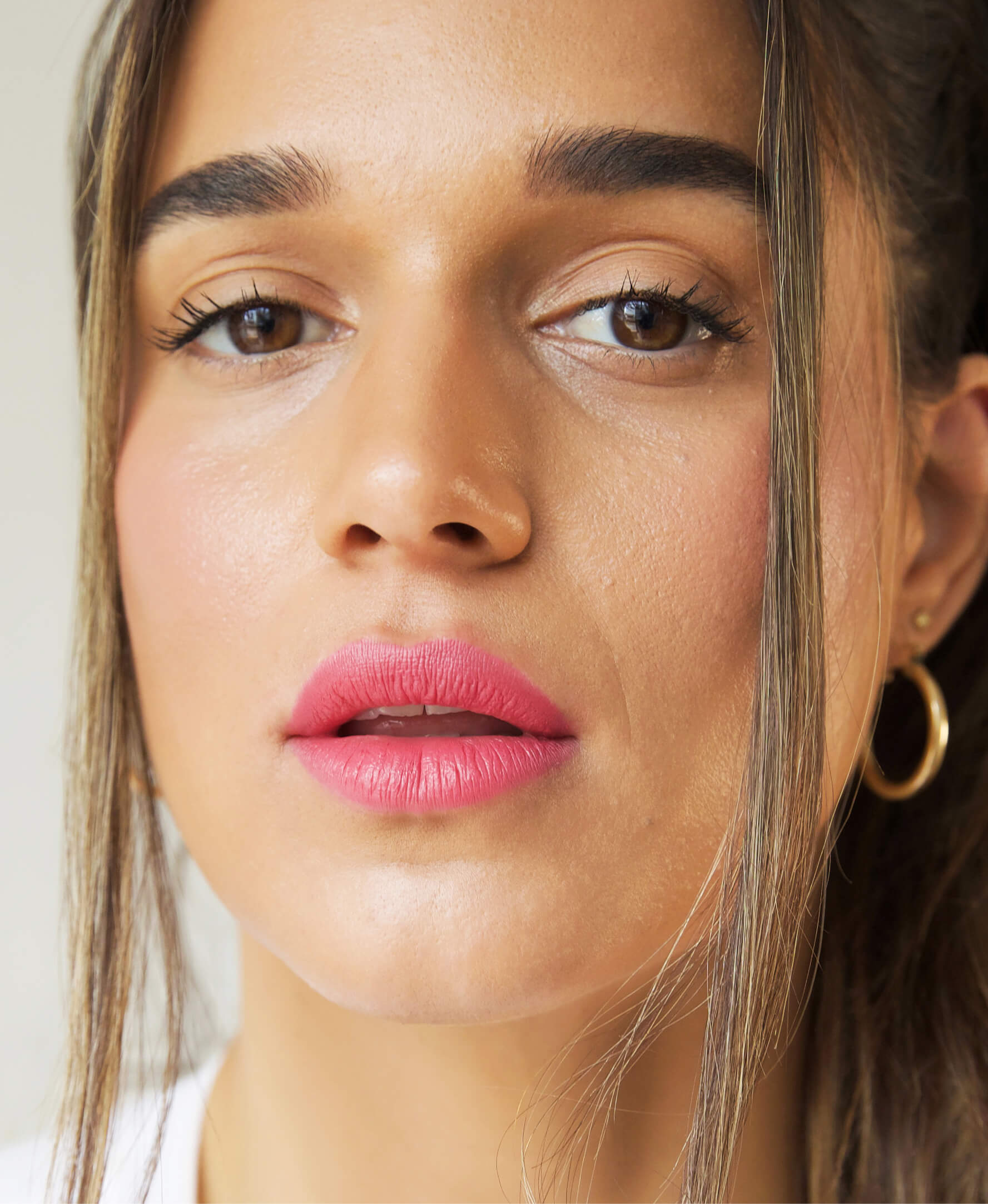 natural coco crayon by Ere Perez applied on skin for gentle vivid colour