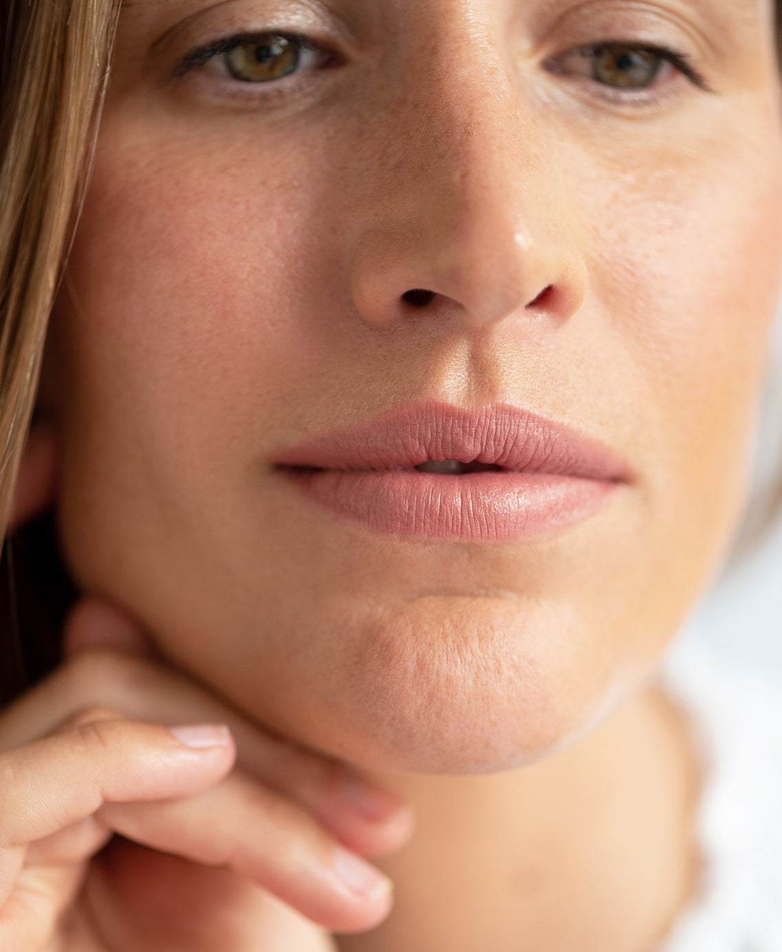 gentle natural coco crayon by Ere Perez applied on skin for long-lasting rosy colour