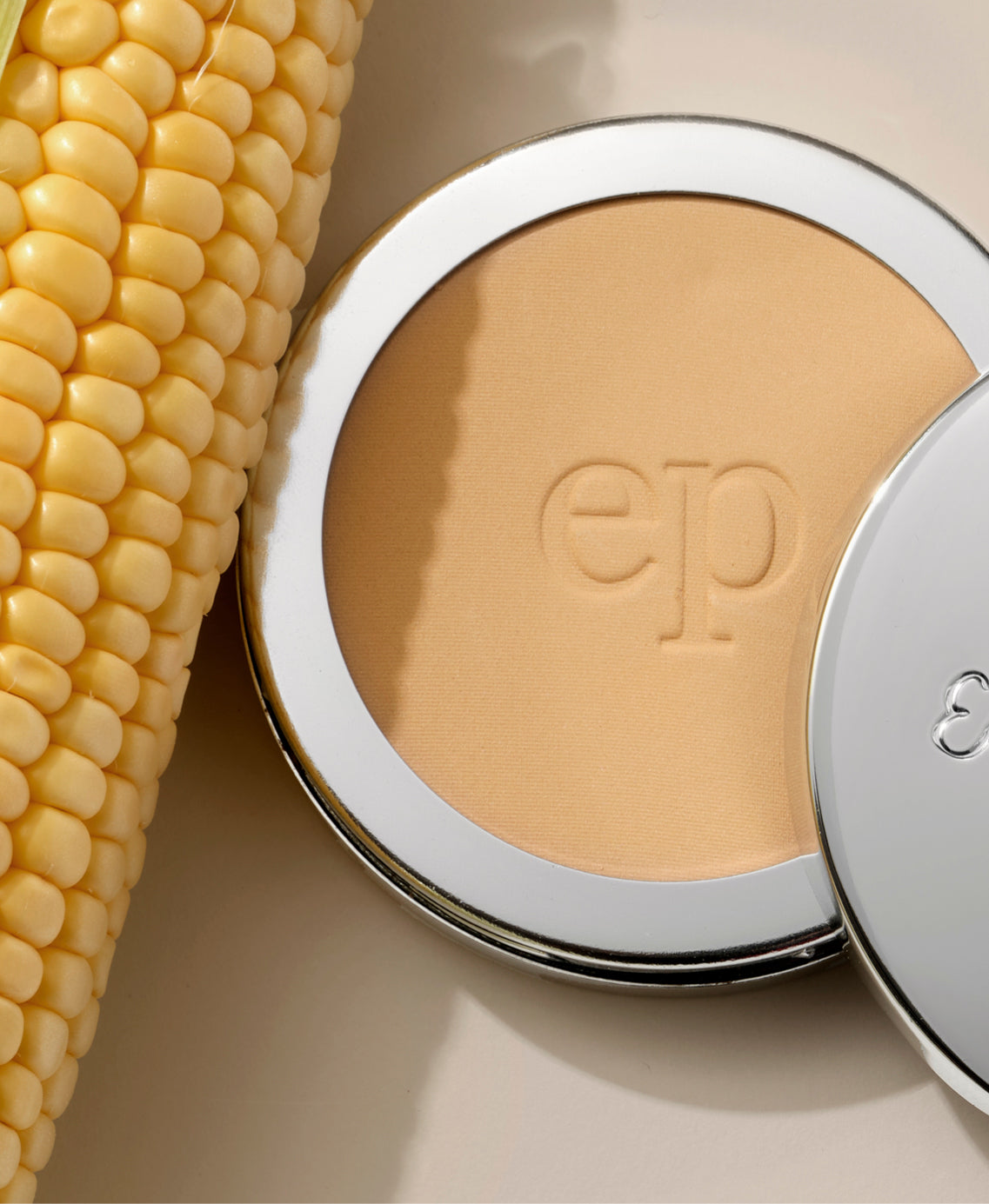All-natural wheel of corn setting powder in it&