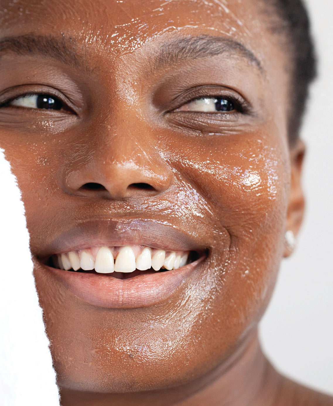 eco-friendly fig all-beauty jelly by Ere Perez applied on sensitive skin for gentle cleansing