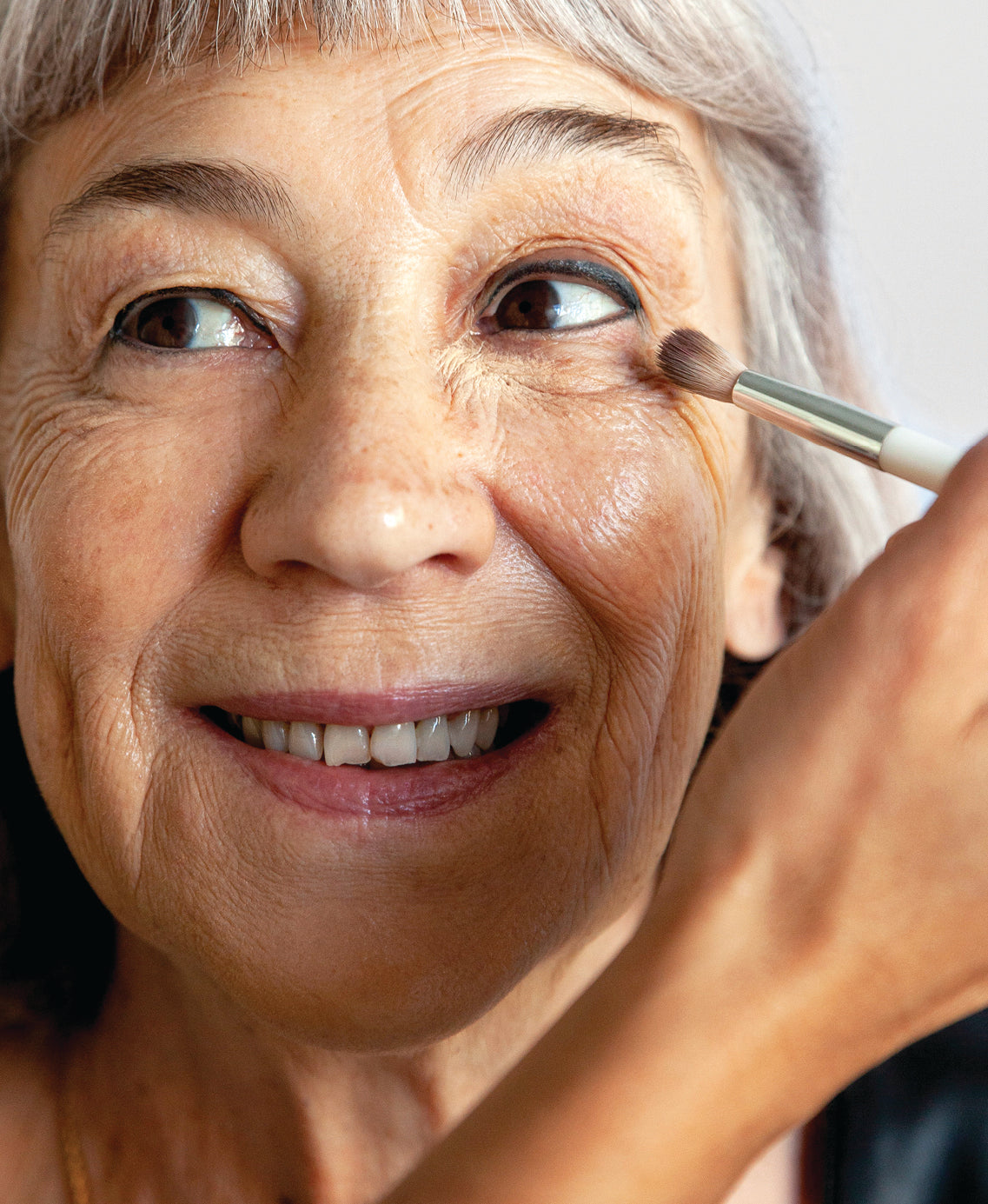 nourishing & all-natural lychee creme corrector applied on sensitive skin for bright and even complexion