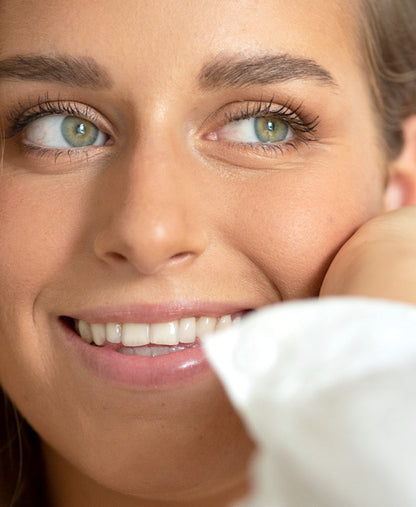 natural almond mascara Ere Perez