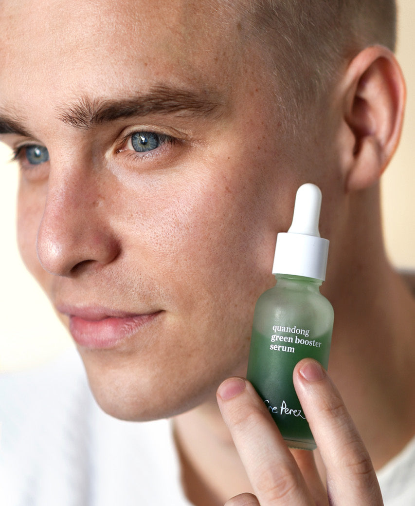 Bio quandong green booster serum Ere Perez applied on acne-prone skin for a refreshing clearing effect|