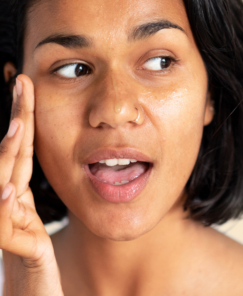 cruelty-free quandong green booster serum Ere Perez applied on sensitive skin for a gentle refreshing effect|