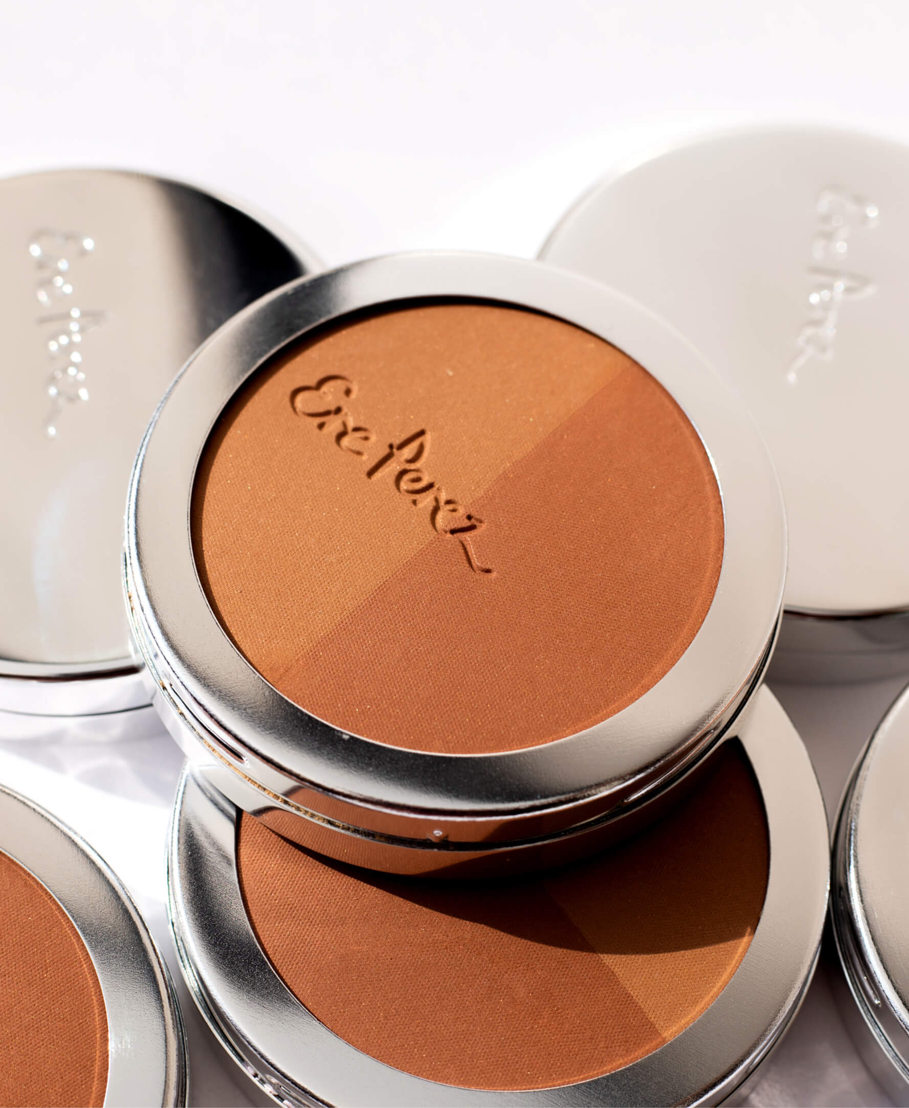 Organic wheels of rice powder bronzer in it&