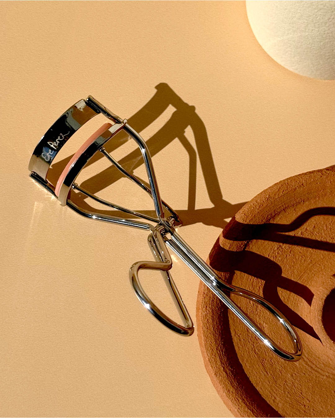 spectacular eyelash curlers made of sustainable materials