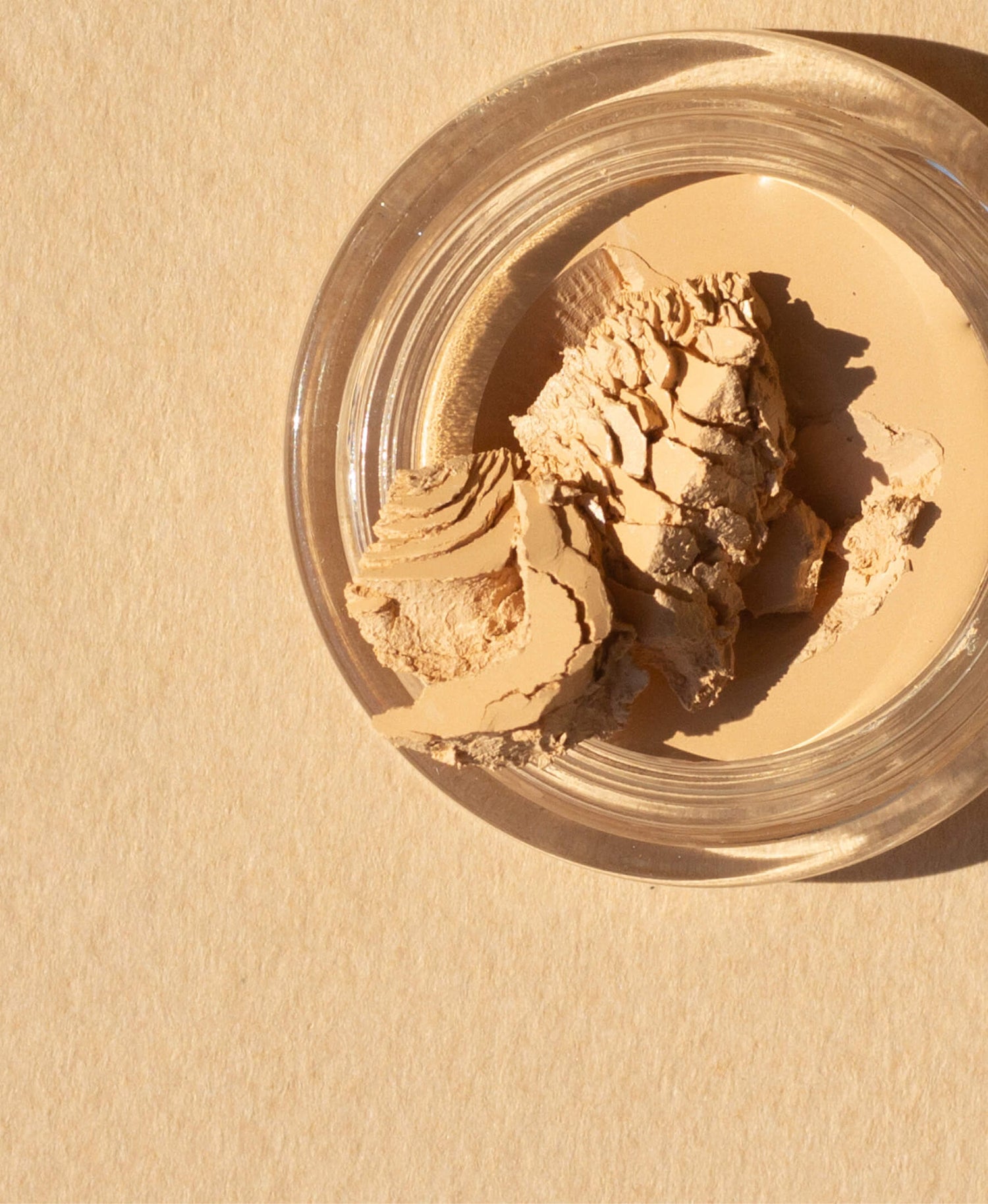 Pot of arnica all-cover concealer by Ere Perez
