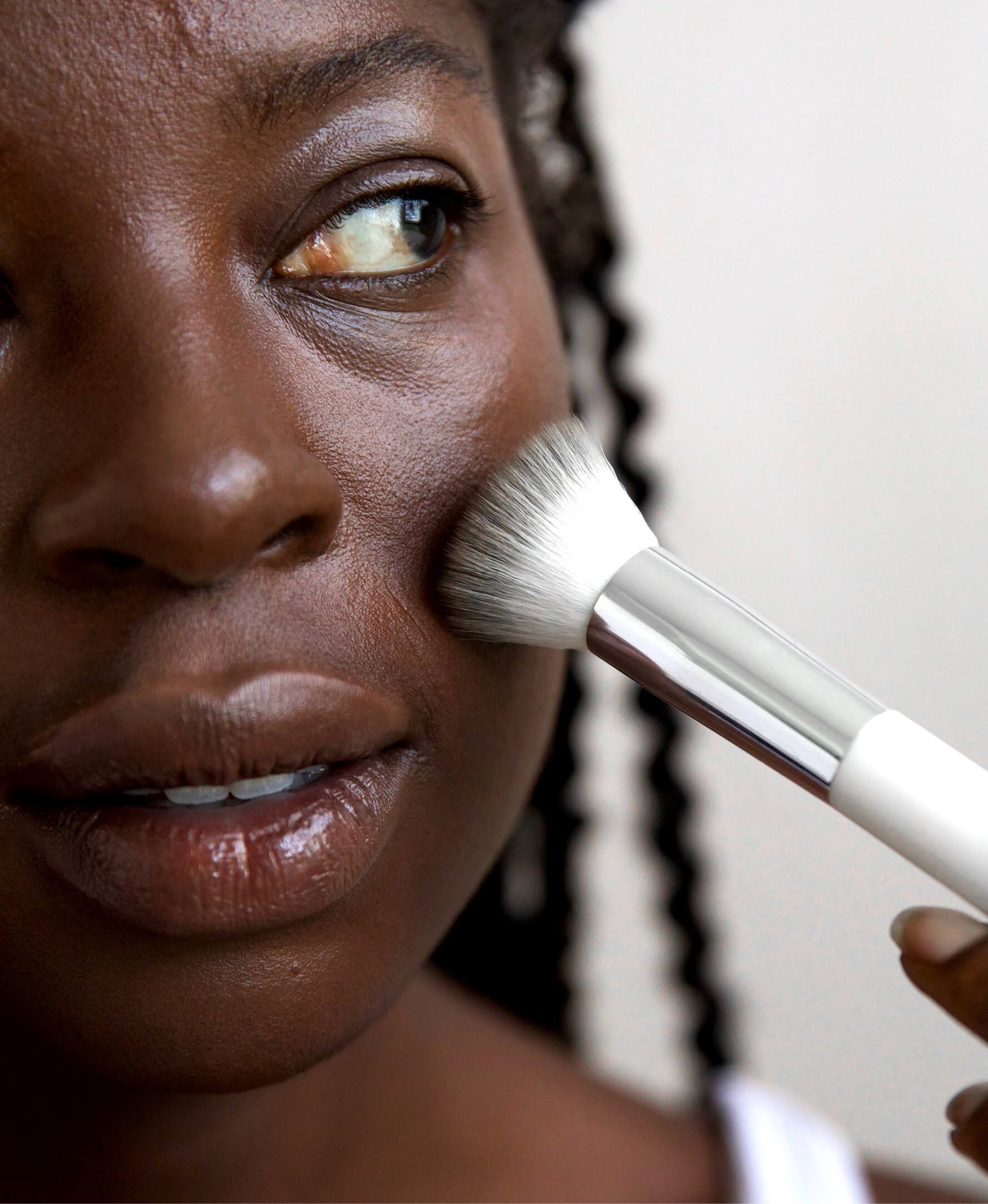 organic and refreshing arnica concealer applied on sensitive skin for even complexion