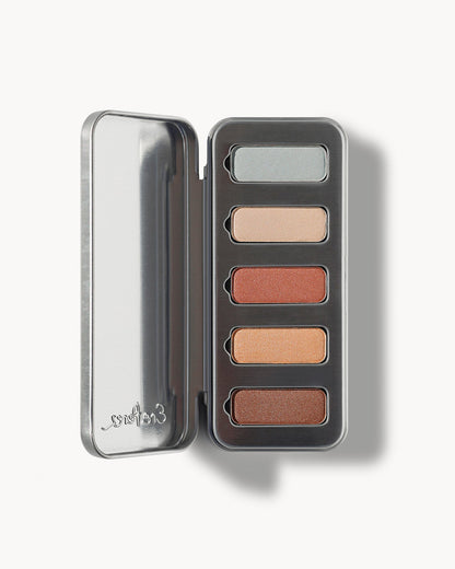 Open Light Shimmer Chamomile Eye Palette with five luminous eyeshadows.