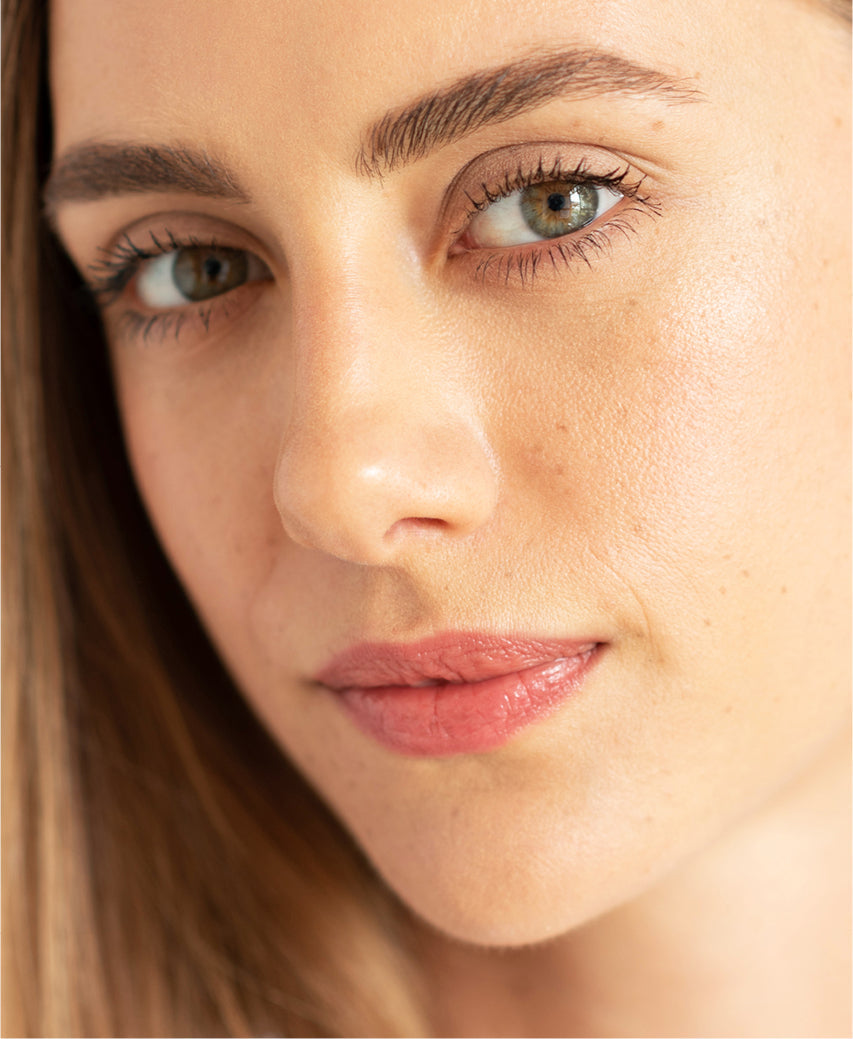 natural almond brow pencil - shade perfect by Ere Perez applied on the brow for a defined & full look