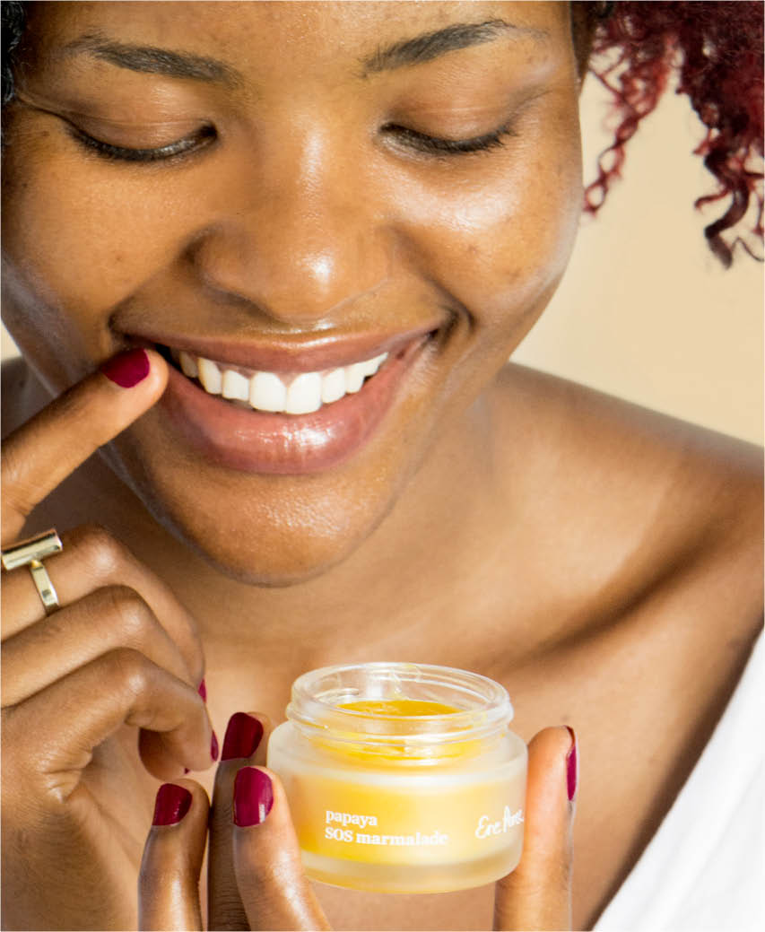 all-natural papaya SOS marmalade Ere Perez in its plastic free pot and applied on the skin for a refreshed look