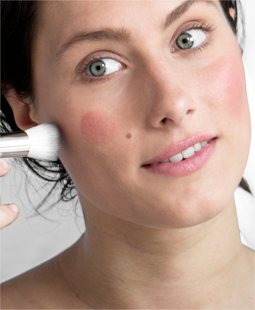 clean eco vegan multipurpose brush Ere Perez used to apply blush seamlessly