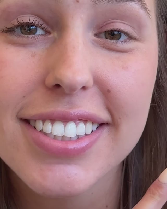 clean & vegan avocado waterproof mascara applied on the skin and reviewed