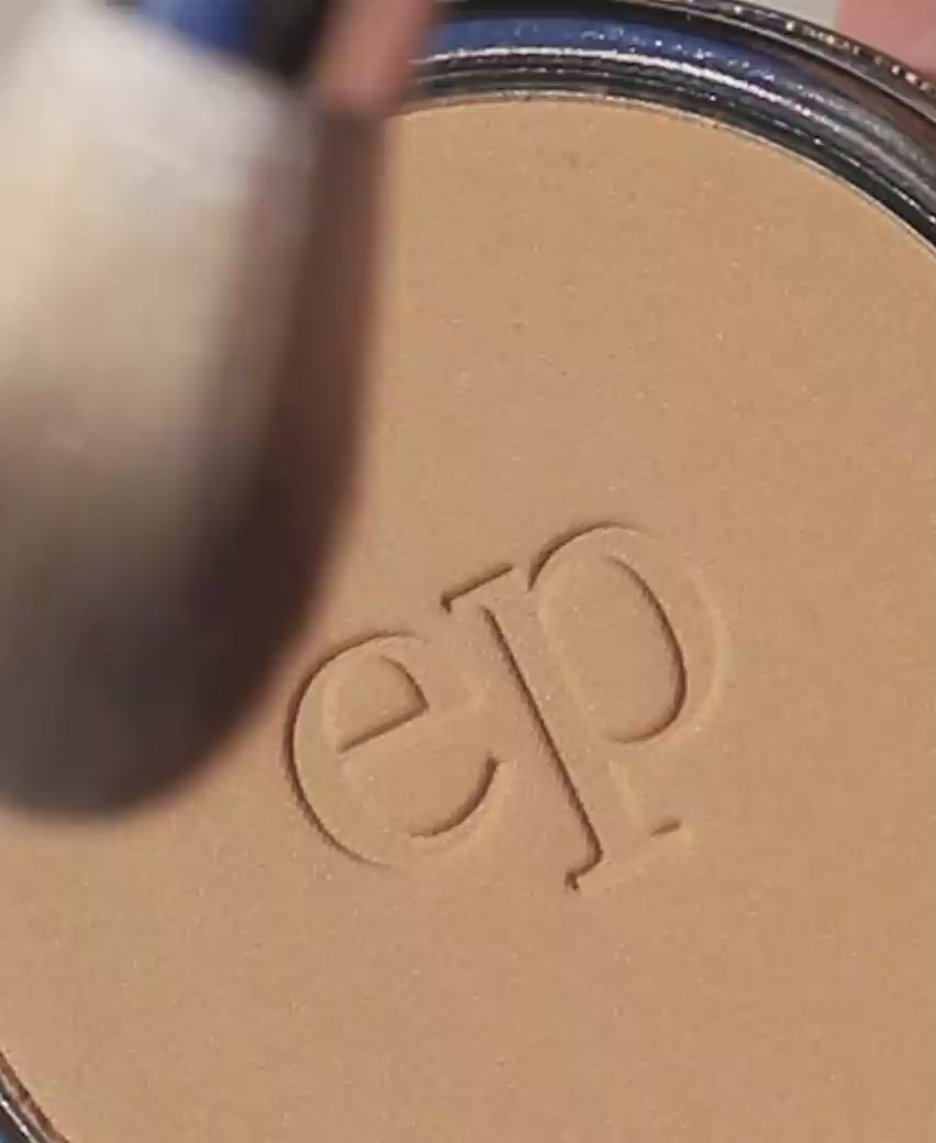 Natural wheel of corn setting powder in it&