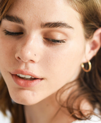 clean aloe gel lash &amp; brow mascara by Ere Perez applied on the lashes and brows to lengthen your brows and highlight your true colour 