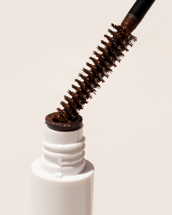 natural avocado waterproof mascara product and tube by Ere Perez 