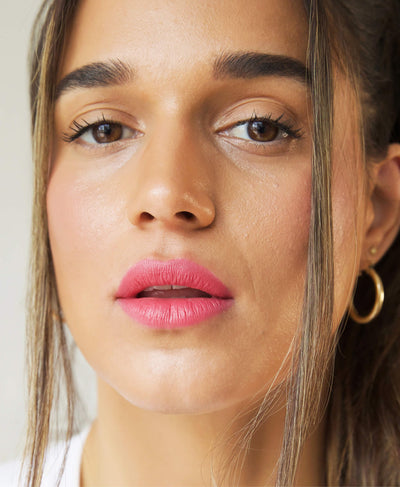 natural coco crayon by Ere Perez applied on skin for gentle vivid colour 