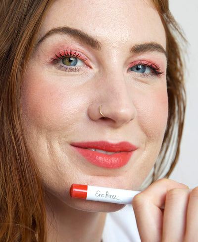 smooth moisturising coco crayon by Ere Perez applied on sensitive skin and in its waste-free crayon for an organic rich colour 