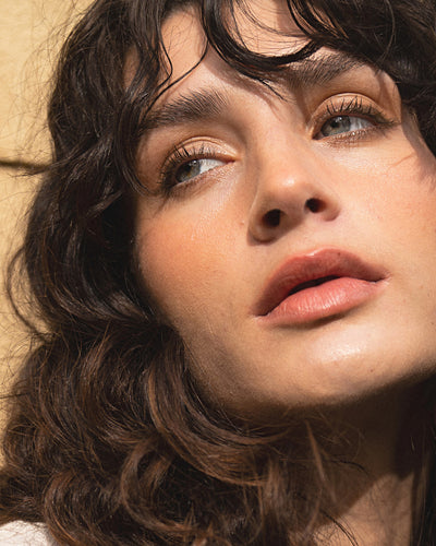 smokey wing applied with natural jojoba eye pencil 