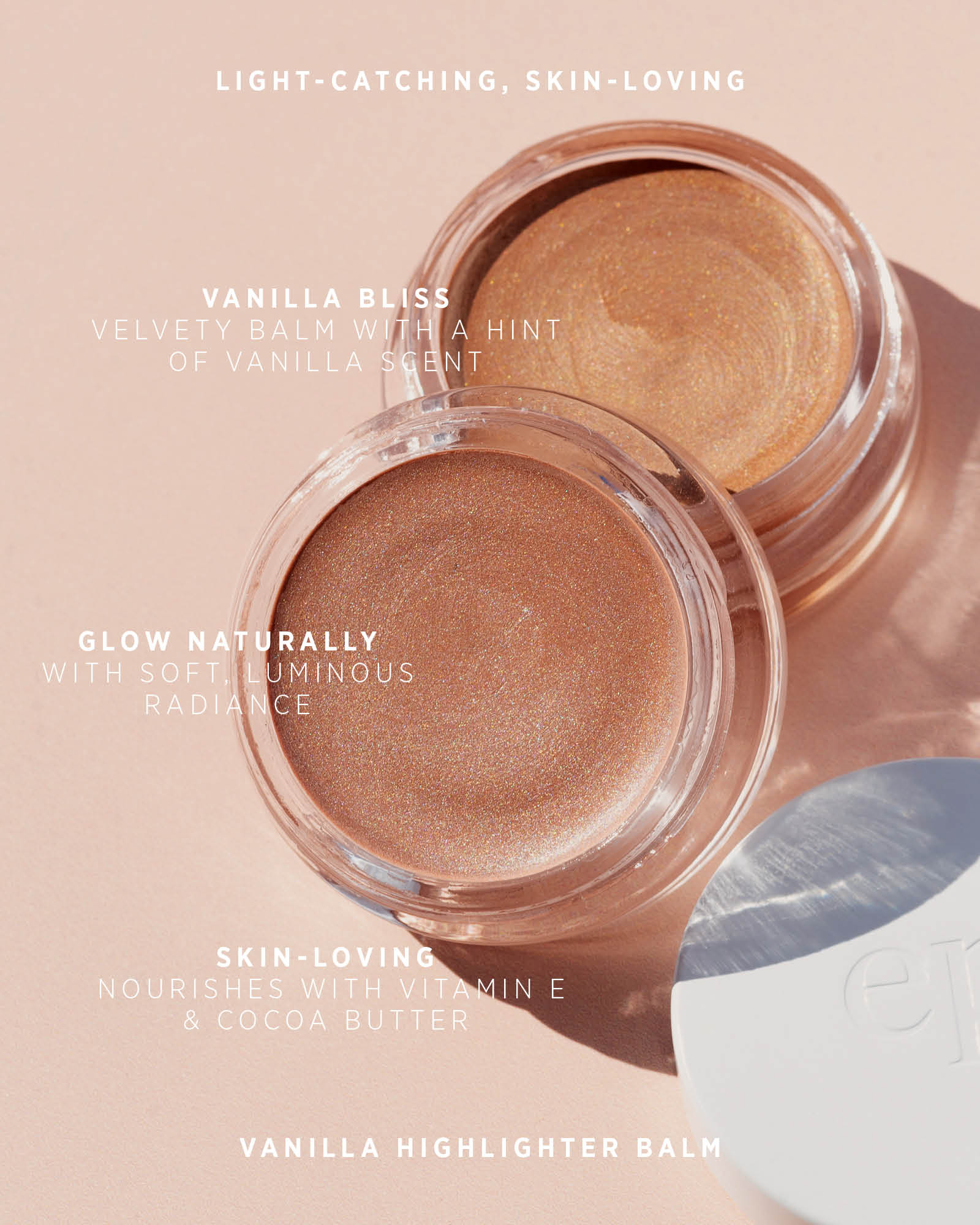 natural and sustainable vanilla highlighter Ere Perez applied on skin for a healthy shimmer 