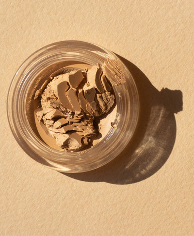 Pot of organic &amp; nourishing arnica all-cover foundation Ere Perez 