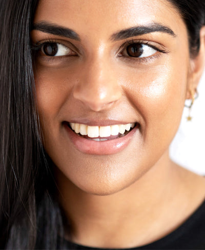 arnica all-cover natural and cruelty free foundation applied on skin 