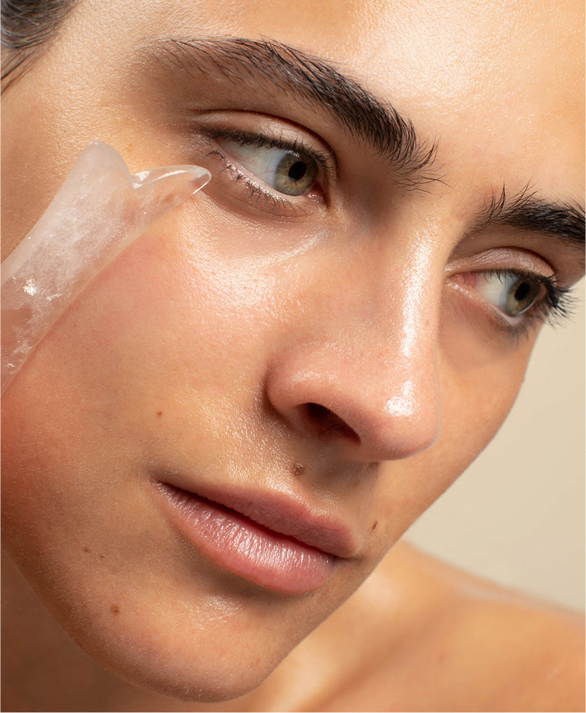 quartz sculpt & lift face stone Ere Perez