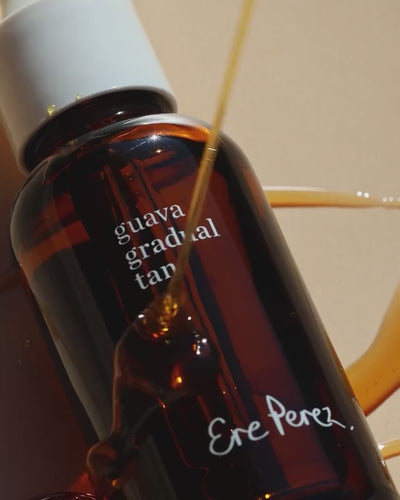natural guava gradual tanning by Ere Perez in its glass sustainable bottle